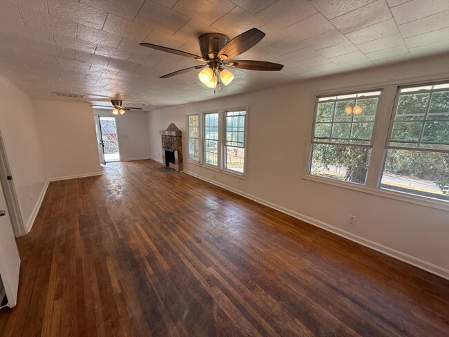 Foto del edificio - 165 Bankston Rd