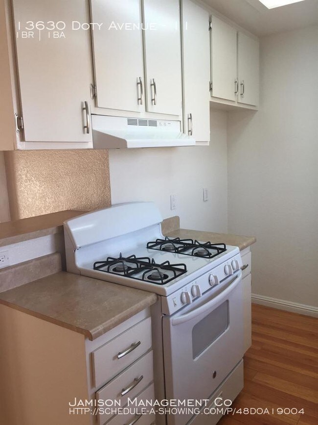 Building Photo - 13630 Doty Ave