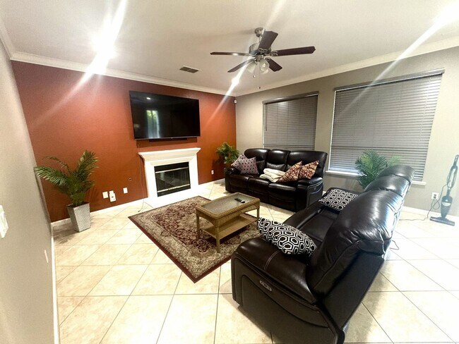 Building Photo - 9745 W Taron Dr