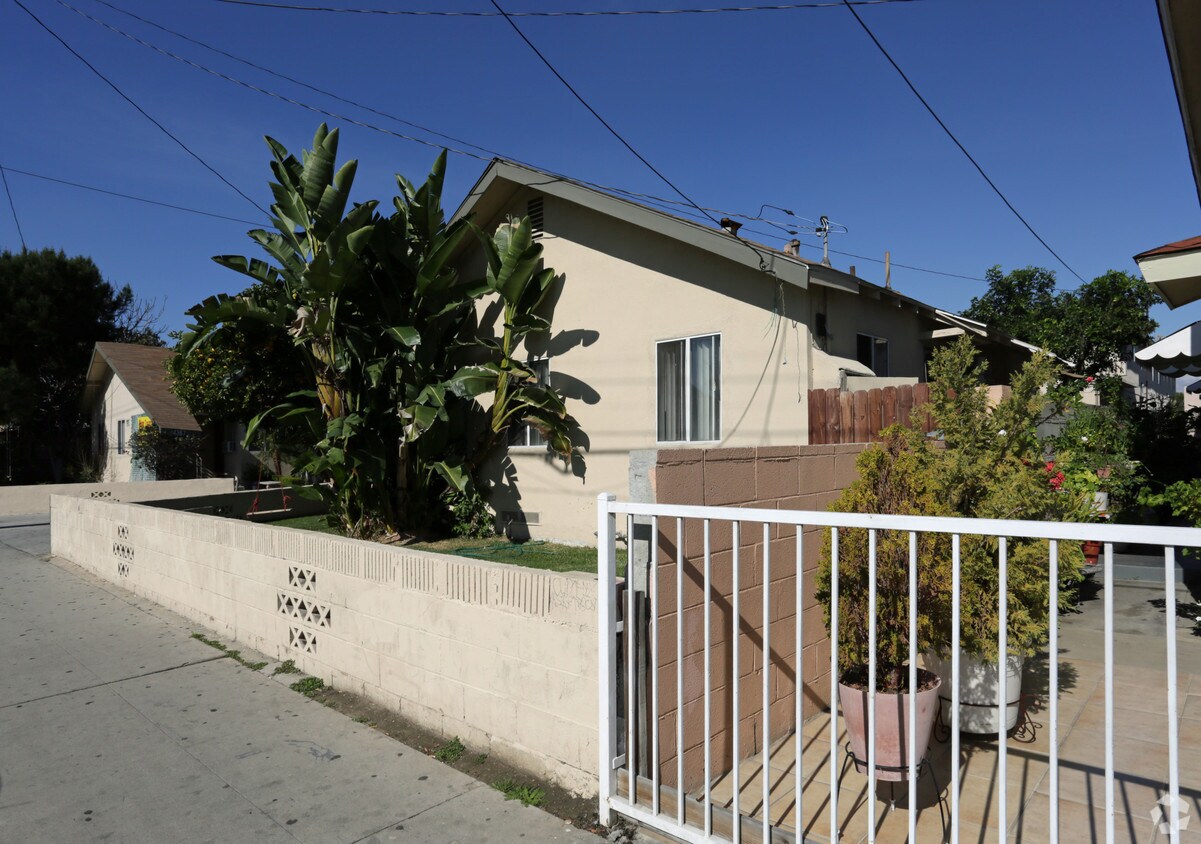 Building Photo - 4381 Clara St