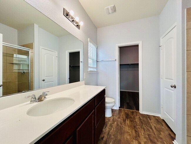 Building Photo - 147 Big Leaf Dr