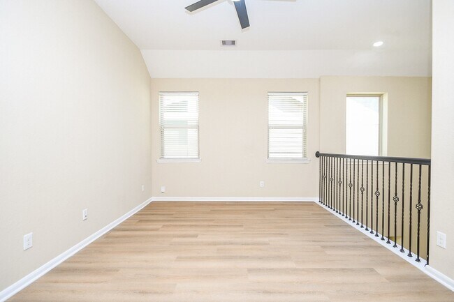 Foto del edificio - 23310 Isola St