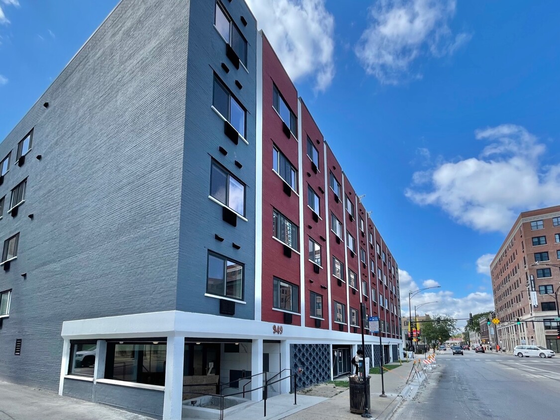 Foto principal - 949 W Foster Ave