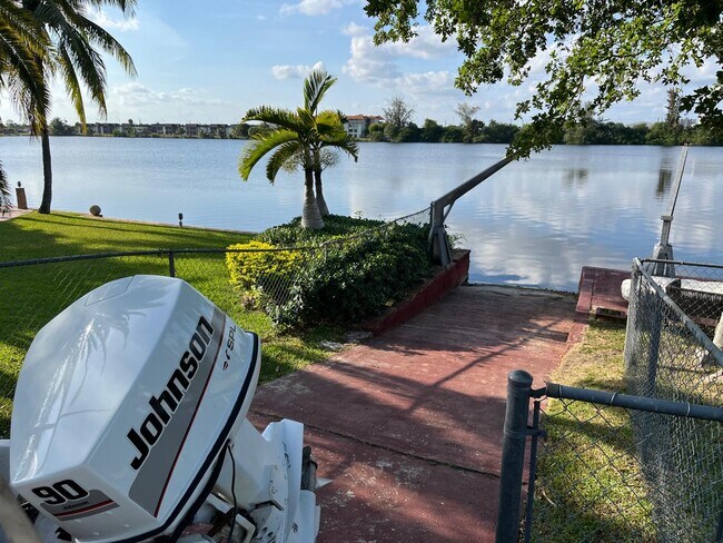 Foto del edificio - 9751 SW 12th Ter