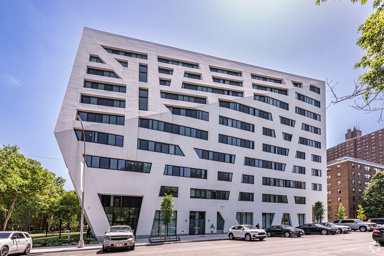 Building Photo - The Atrium at Sumner