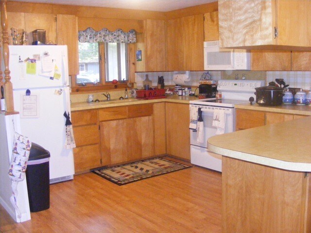 Building Photo - 10405 W Higgins Lake Dr