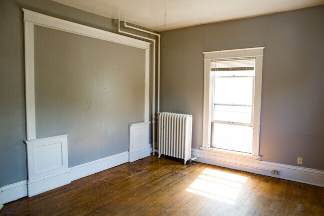 Building Photo - 524-8TH