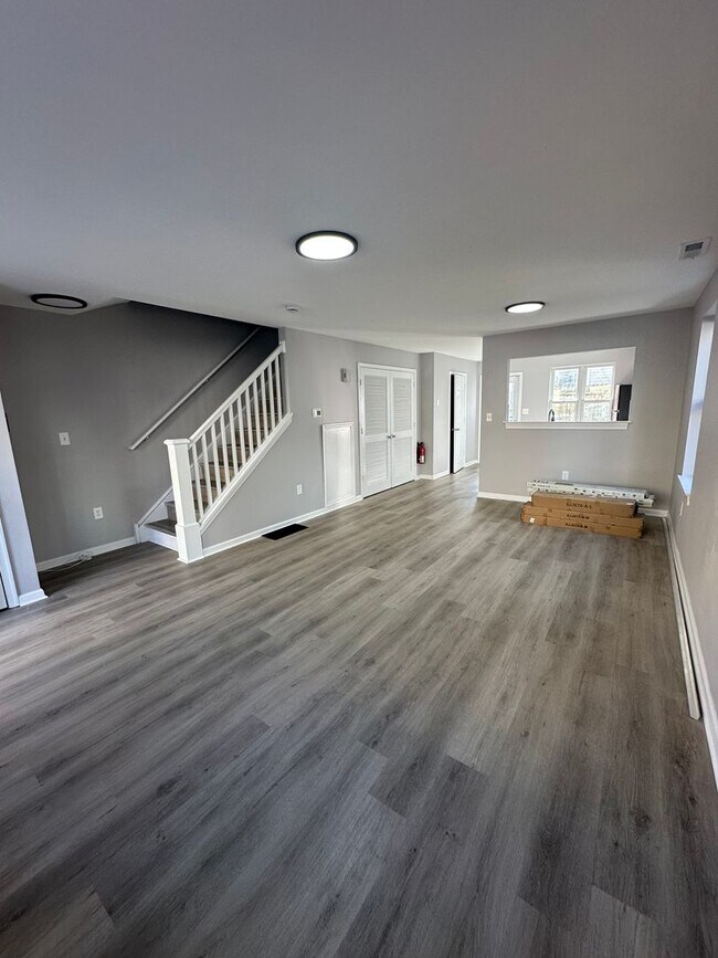 Foto del edificio - Beautifully renovated 3 Bed, 1.5 bath available. Section 8 welcomed!