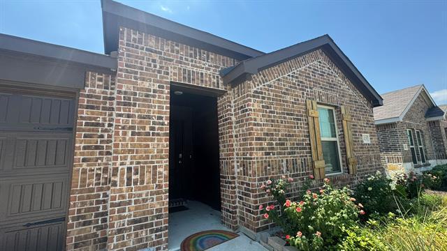 Building Photo - 1420 Stuarts Frst Dr