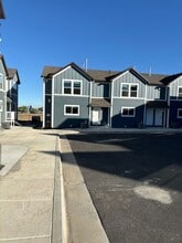 Building Photo - 414 Cheyenne Dr