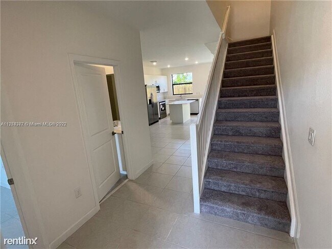 Foto del edificio - 3 br, 2.5 bath Townhome - 969 NE 211th St