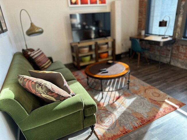 Foto del edificio - 350 East Ave