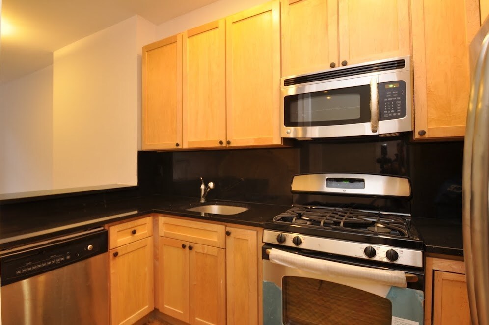 Primary Photo - 124 E 28th St