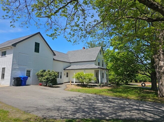 Building Photo - 117 Lowell Rd