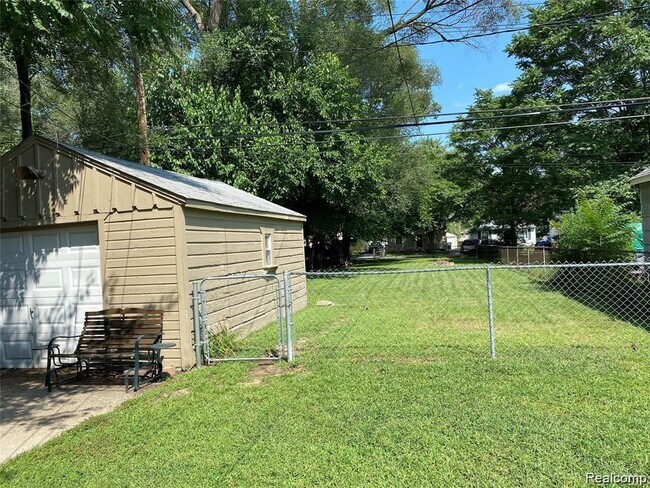 Building Photo - 6537 W Point St