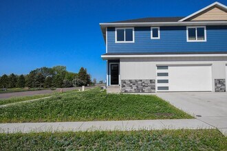 Building Photo - 3900 S Caballo Ct