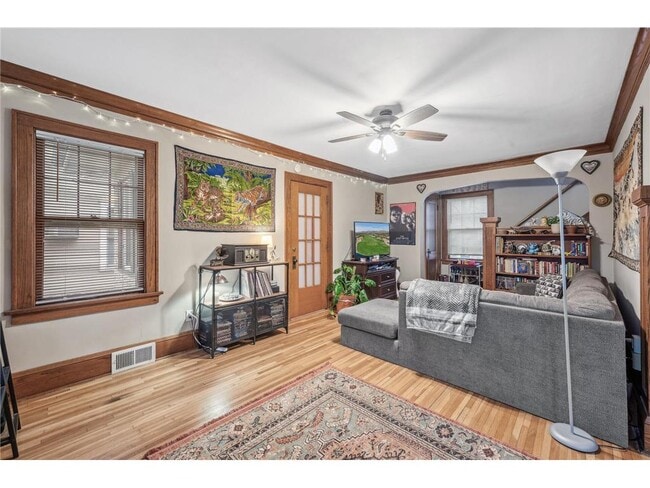 Building Photo - 811 Snelling Ave N