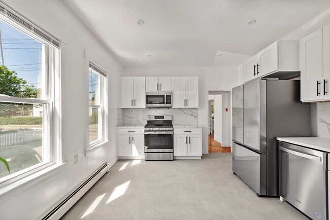 Building Photo - 279 E Squantum St