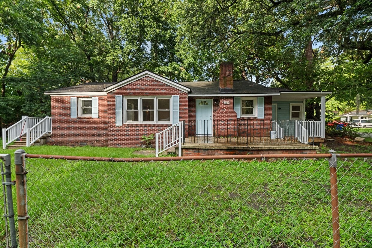 Move-In Ready 4BR Home in Rapidly Growing ... - Move-In Ready 4BR Home in Rapidly Growing ...