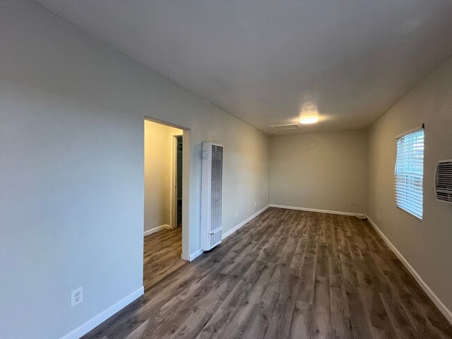 Foto del edificio - 216 HUTCHISON STREET