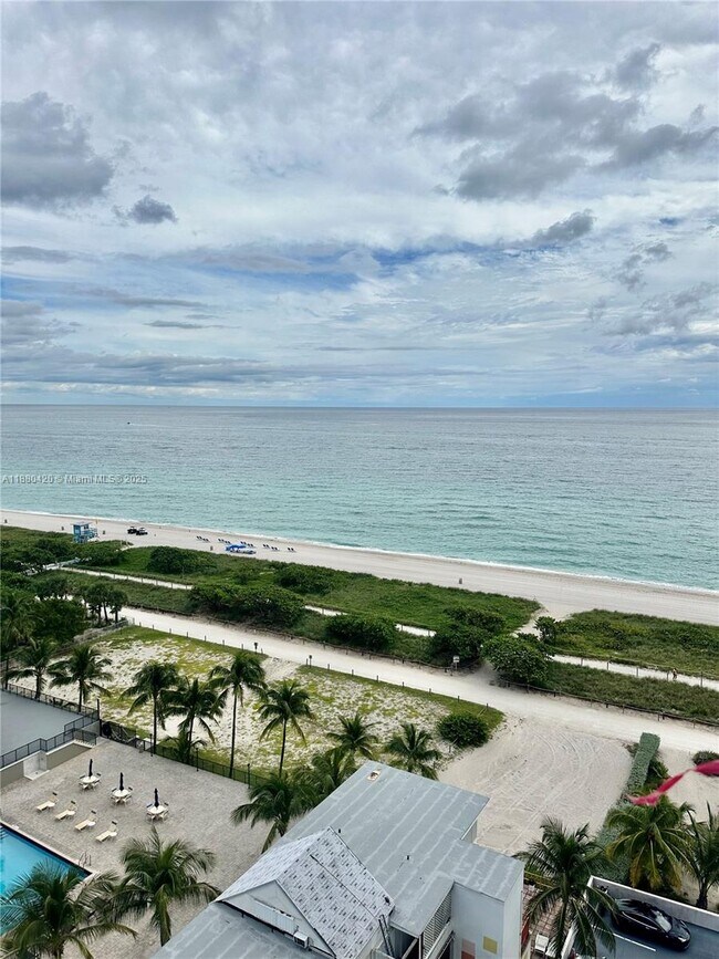 Building Photo - 9225 Collins Ave