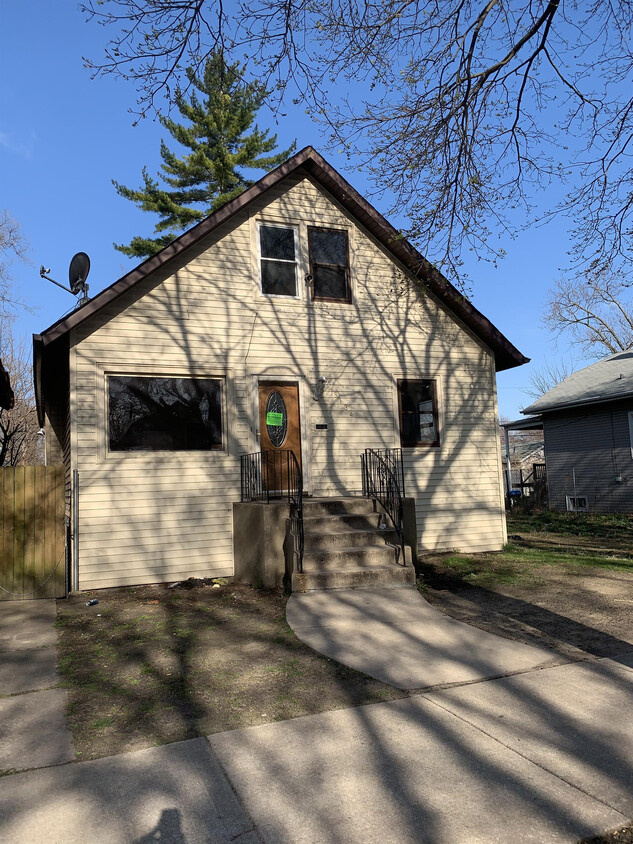 Foto principal - 8134 S Burnham Ave