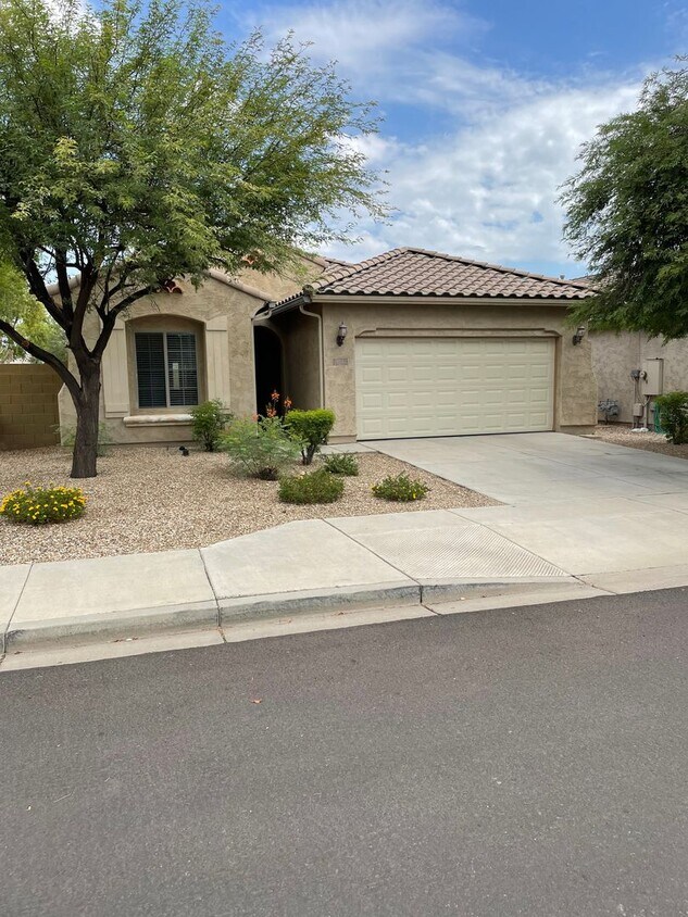 COMING SOON! Spacious 4bed/2bath Home in W... House Rental in Waddell