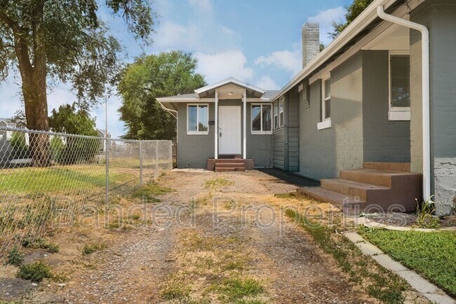 Building Photo - 376 W 700 N