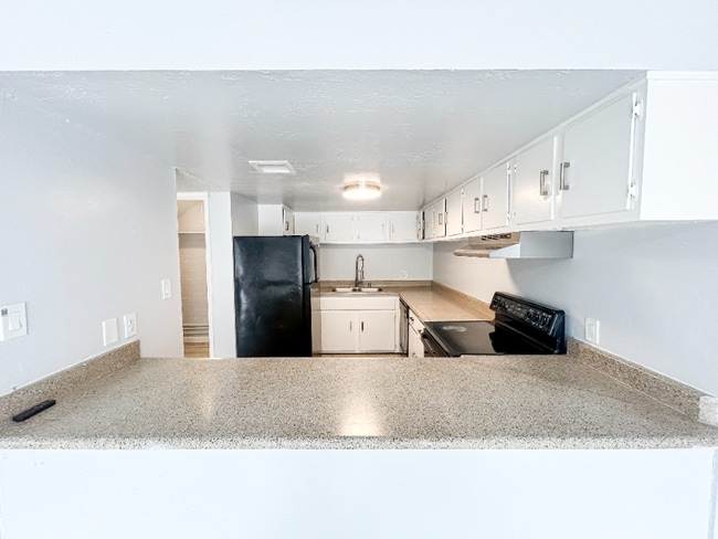 Building Photo - 6802 N 17th Ave