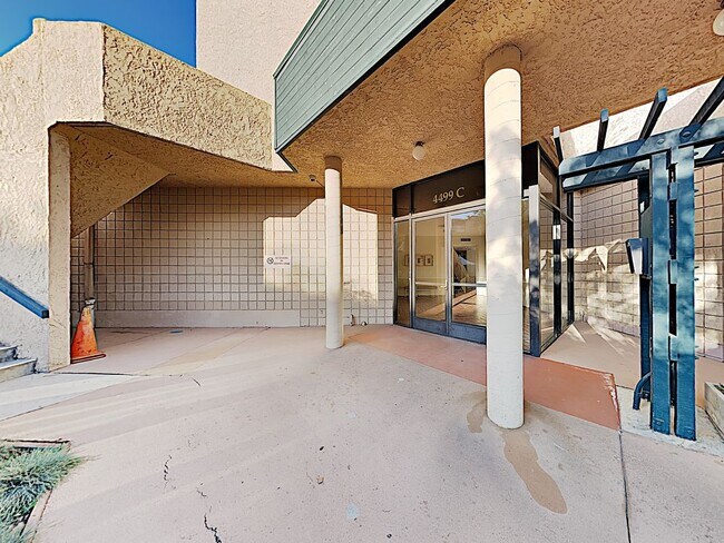 Building Photo - Great 2 bd/1.5 ba for Lease in Monterey Hills