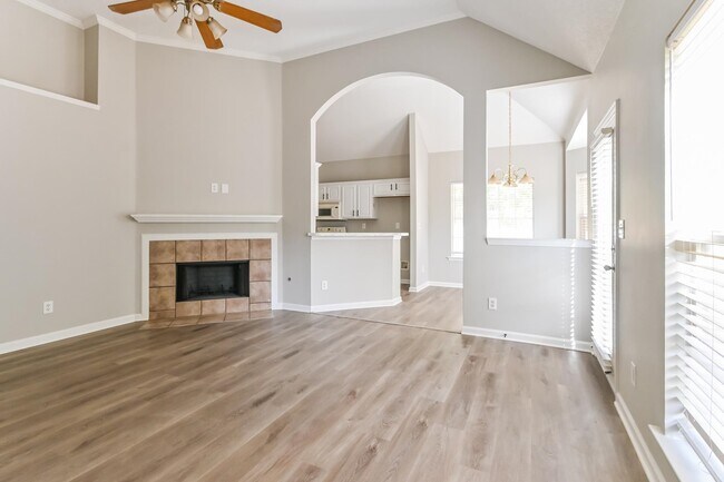 Foto del edificio - 7895 Pinefrost Ln