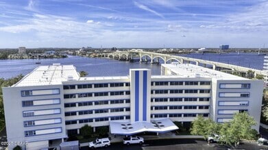 Building Photo - 1224 S Peninsula Dr