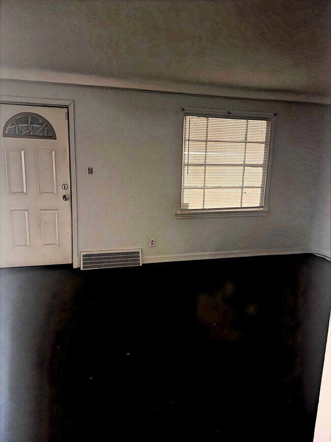 Sala de estar - 1464 E 195th St