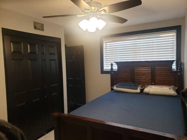 Foto del edificio - 3448 Glendower St