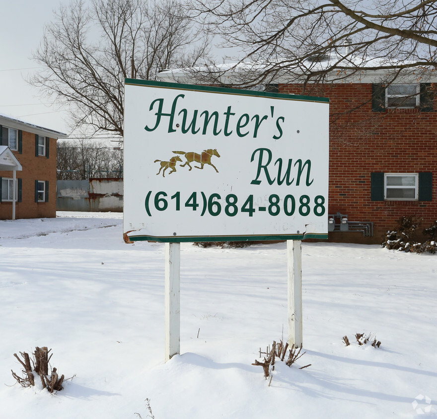 Sign - Hunters Run