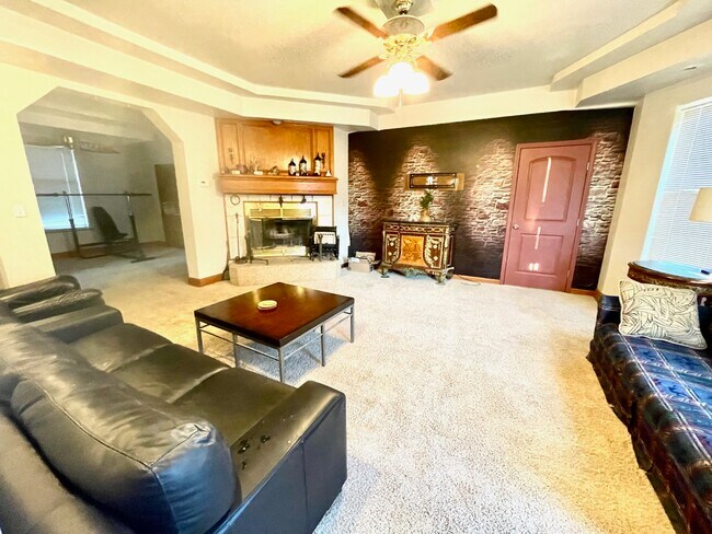 Building Photo - 311 Clinton Pl