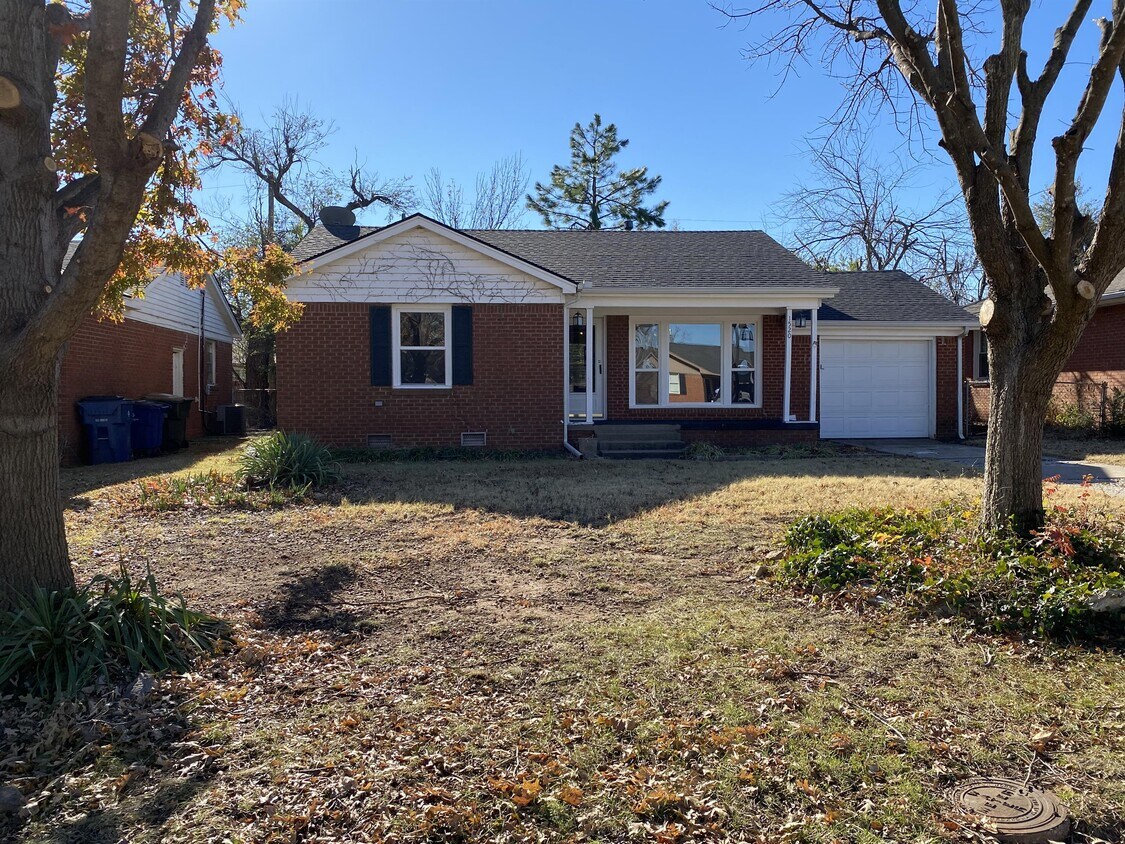 Primary Photo - 1520 Carlisle Ct