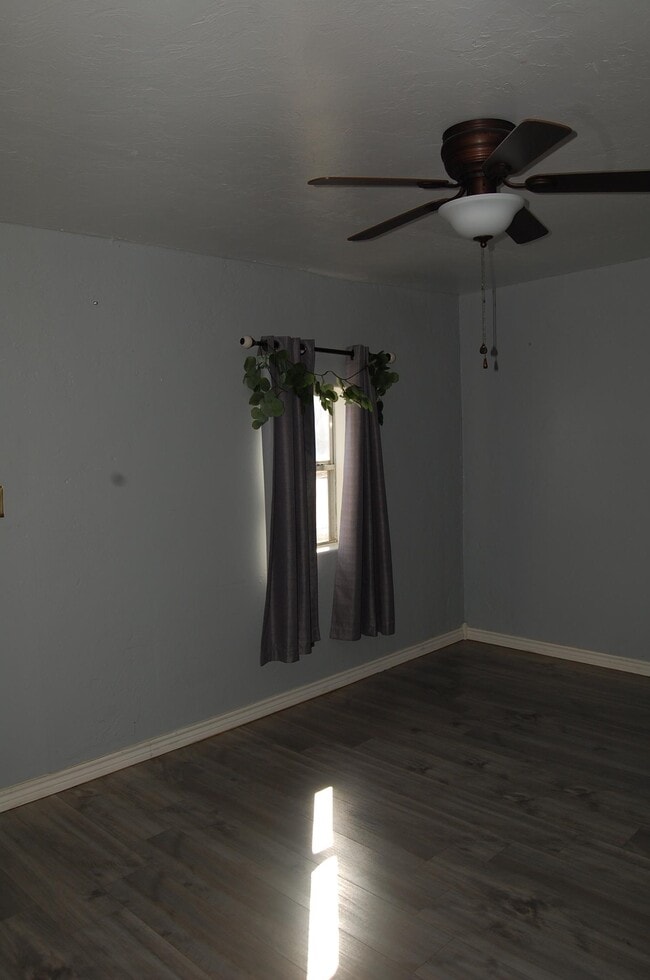 Building Photo - 1902 E Price St