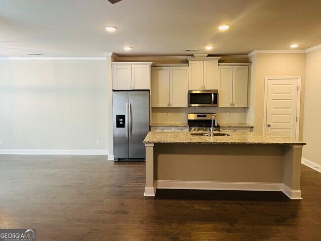 Foto del edificio - 6005 Arbor Knoll Pl