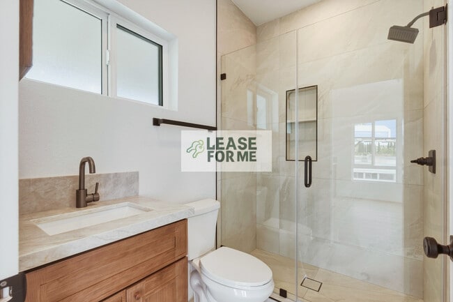 Building Photo - 8959 Hargis St