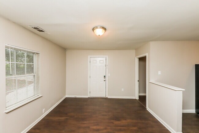 Building Photo - 730 Parker St