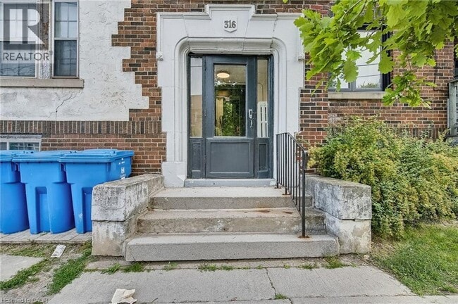 Building Photo - 312 Aberdeen Ave