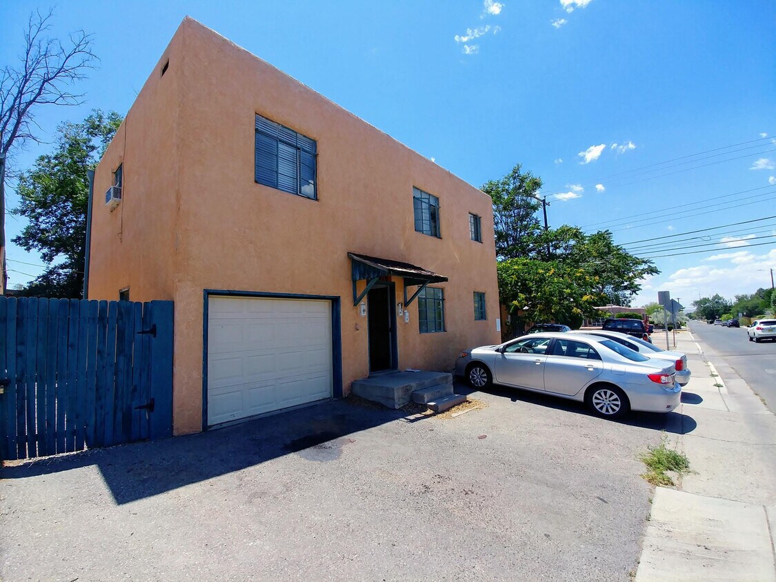 Foto del edificio - 2816 Silver Ave SE