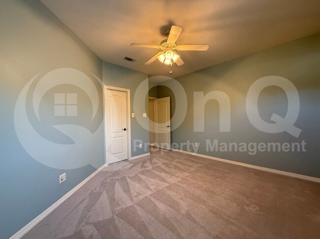 Building Photo - 4546 Warwick Ln