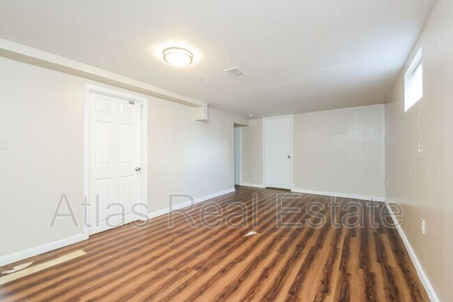 Foto del edificio - 123 Mather Cir