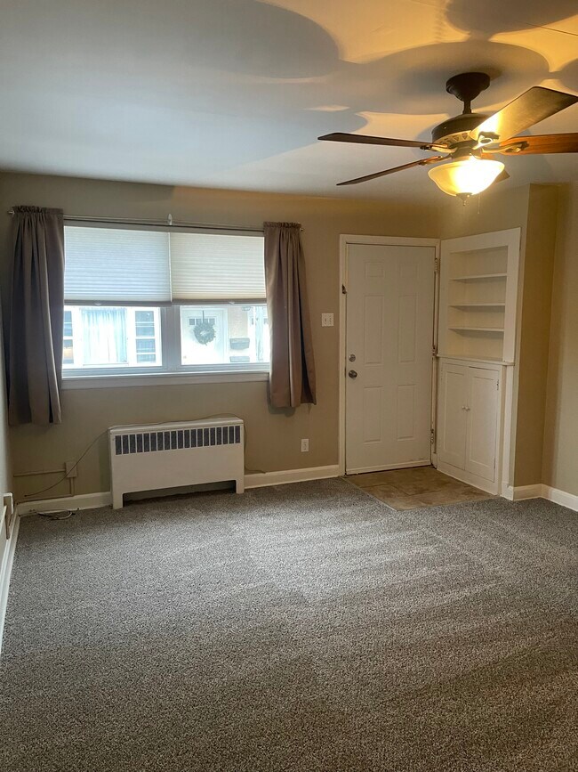 Foto del edificio - 924 Fox Chase Rd