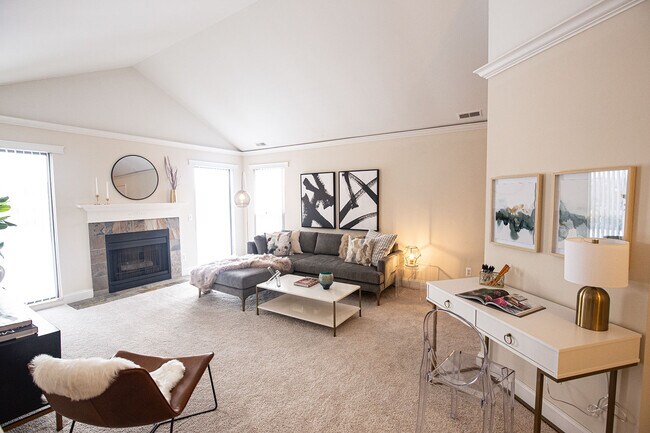 Building Photo - 43067 Hiddencove Ct