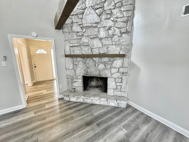 Building Photo - 5785 Willow Springs Dr