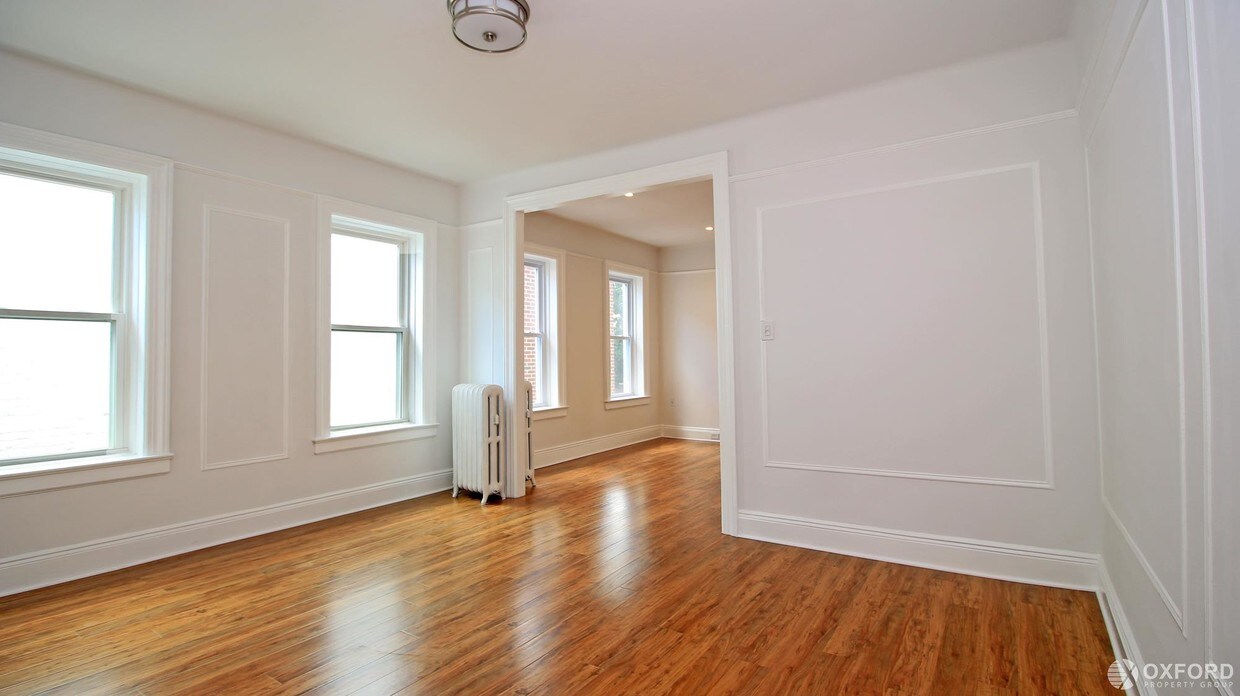 Primary Photo - 30-47 35th Street