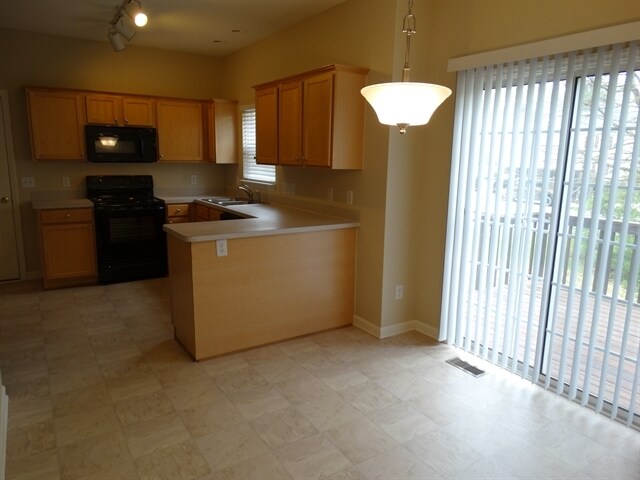 Foto del edificio - 5385 Angel Oaks Dr